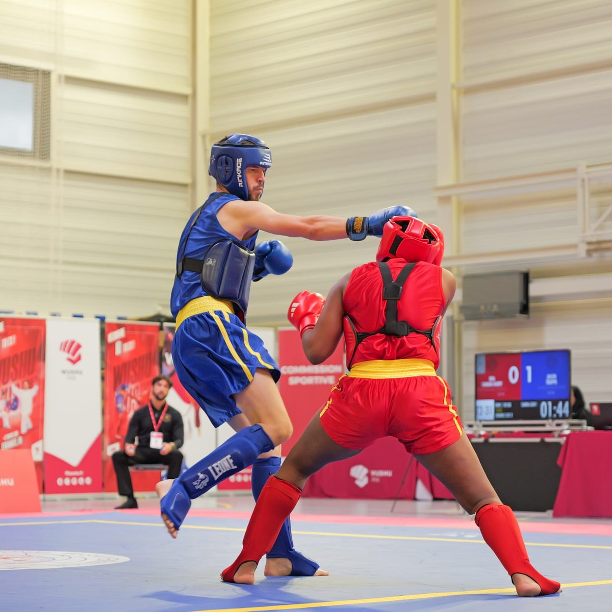 Combat de Sanda en compétition, coup de pied